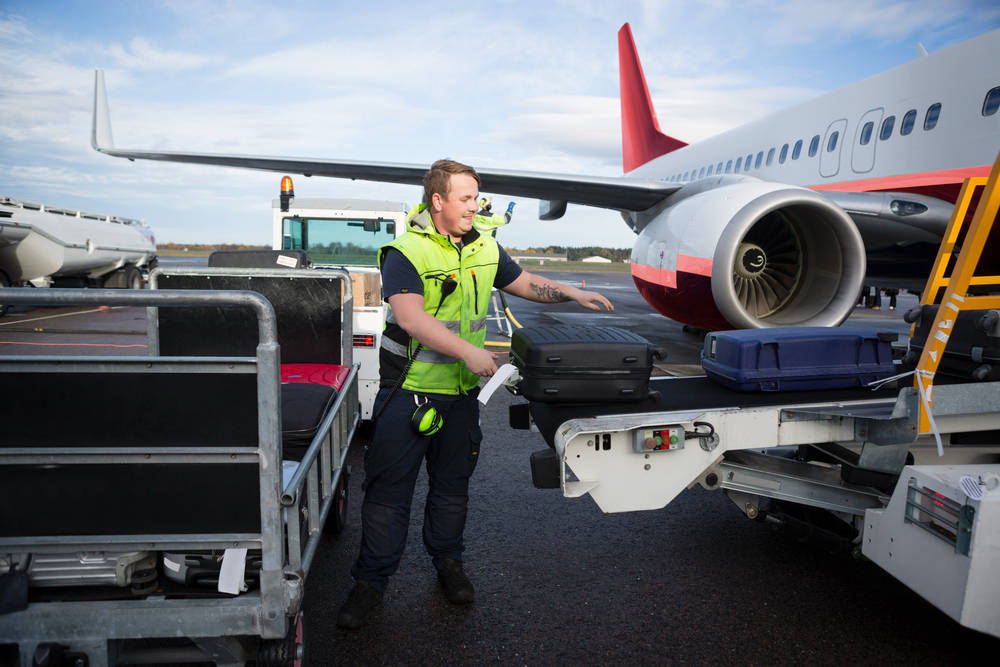 Cómo evitar incidencias con las maletas en el avión